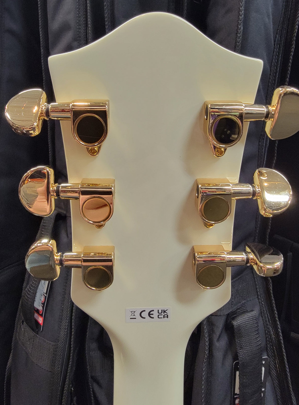 Gretsch G2420TG Streamliner hollow body — f-hole detail