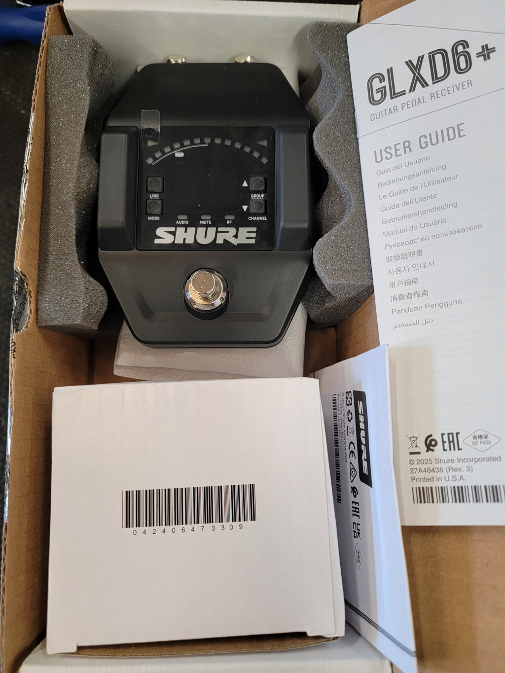 Shure GLXD6+ wireless guitar pedal receiver — top control panel detail