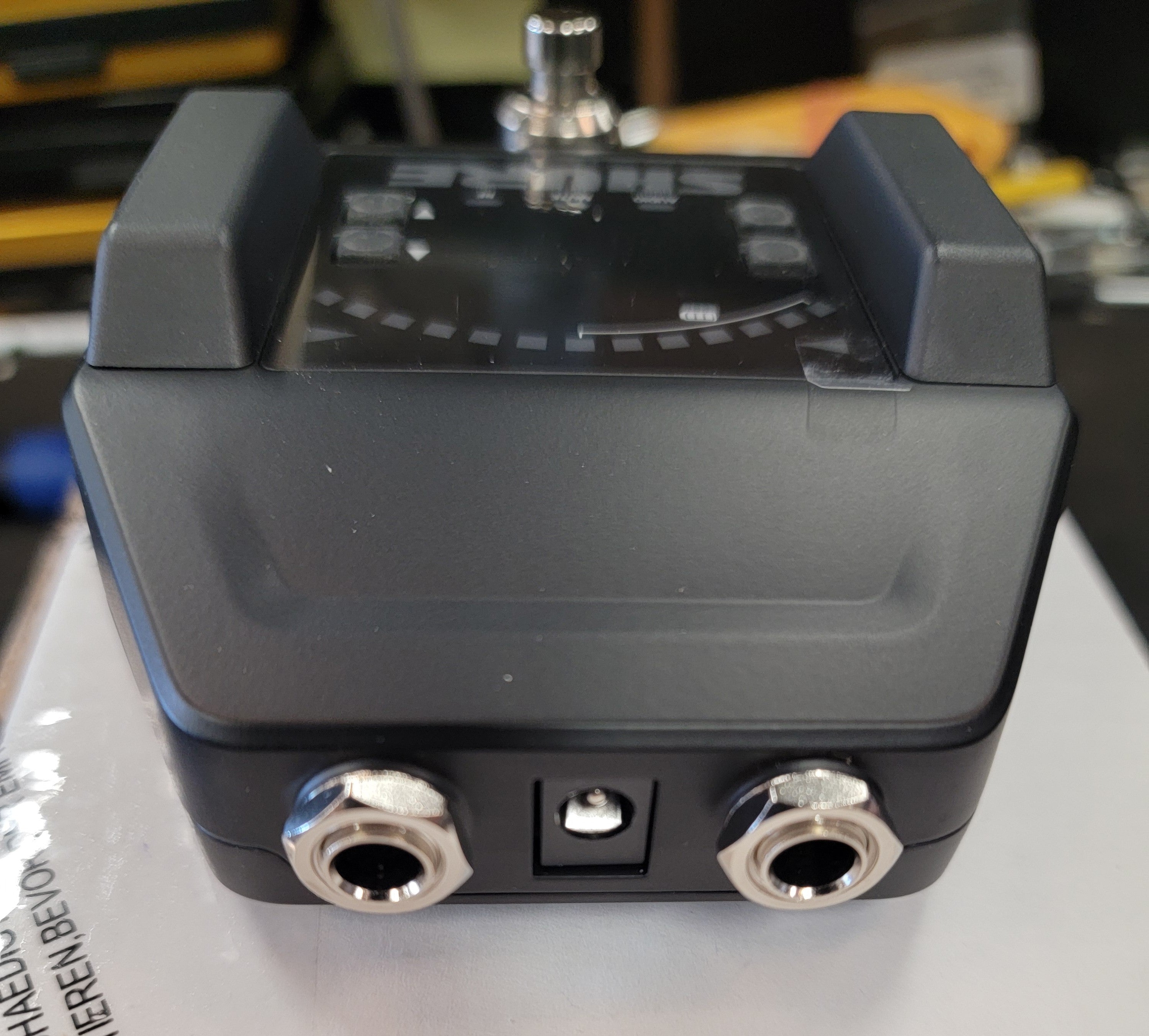 Shure GLXD6+ wireless guitar pedal receiver — side profile view