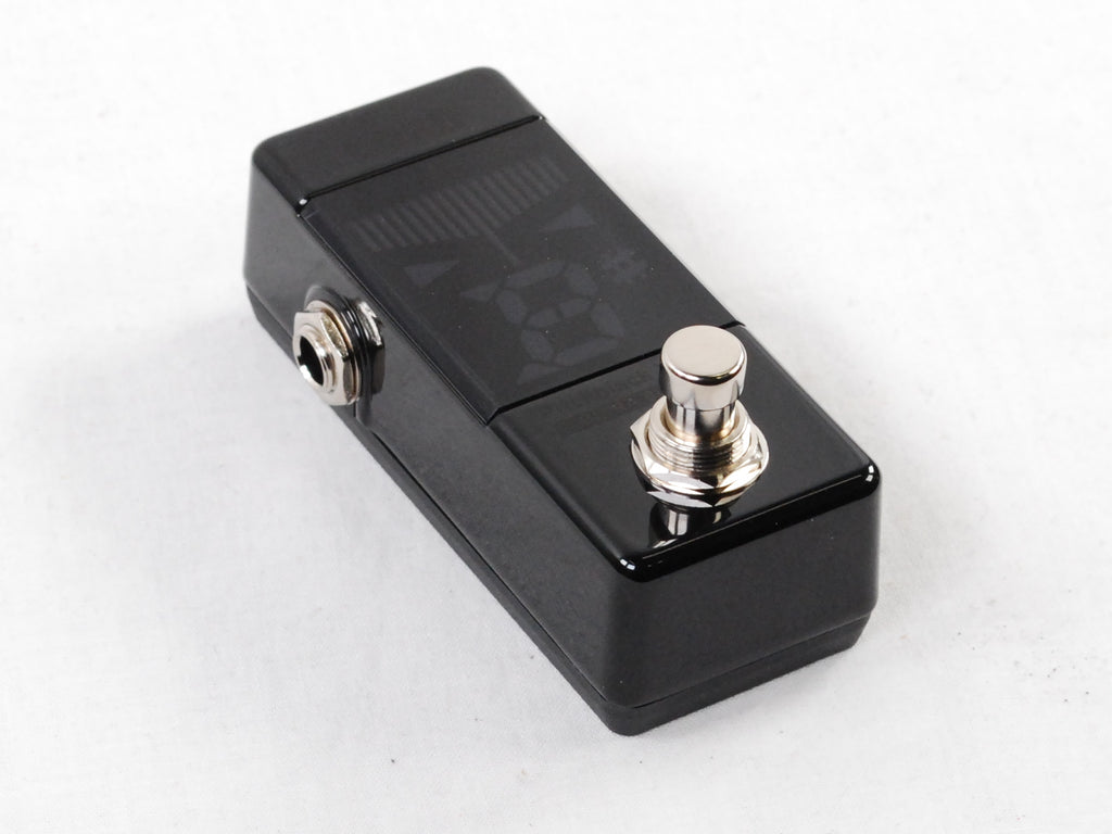 Korg Pitchblack X mini pedal tuner — side jacks