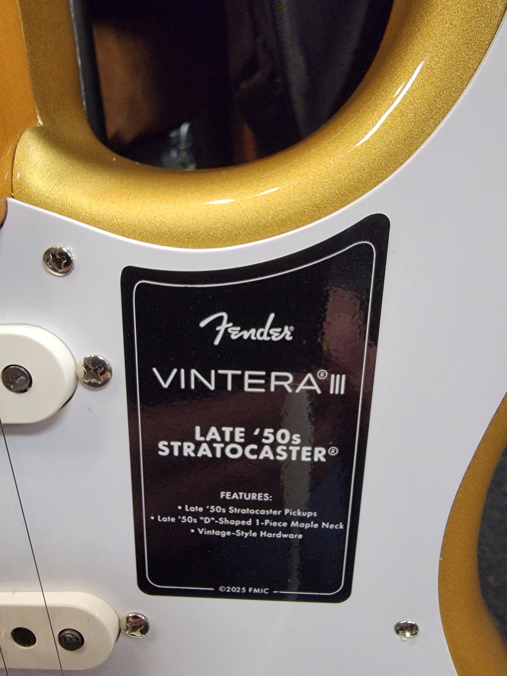 Fender Vintera III Late '50s Stratocaster Aztec Gold — headstock front