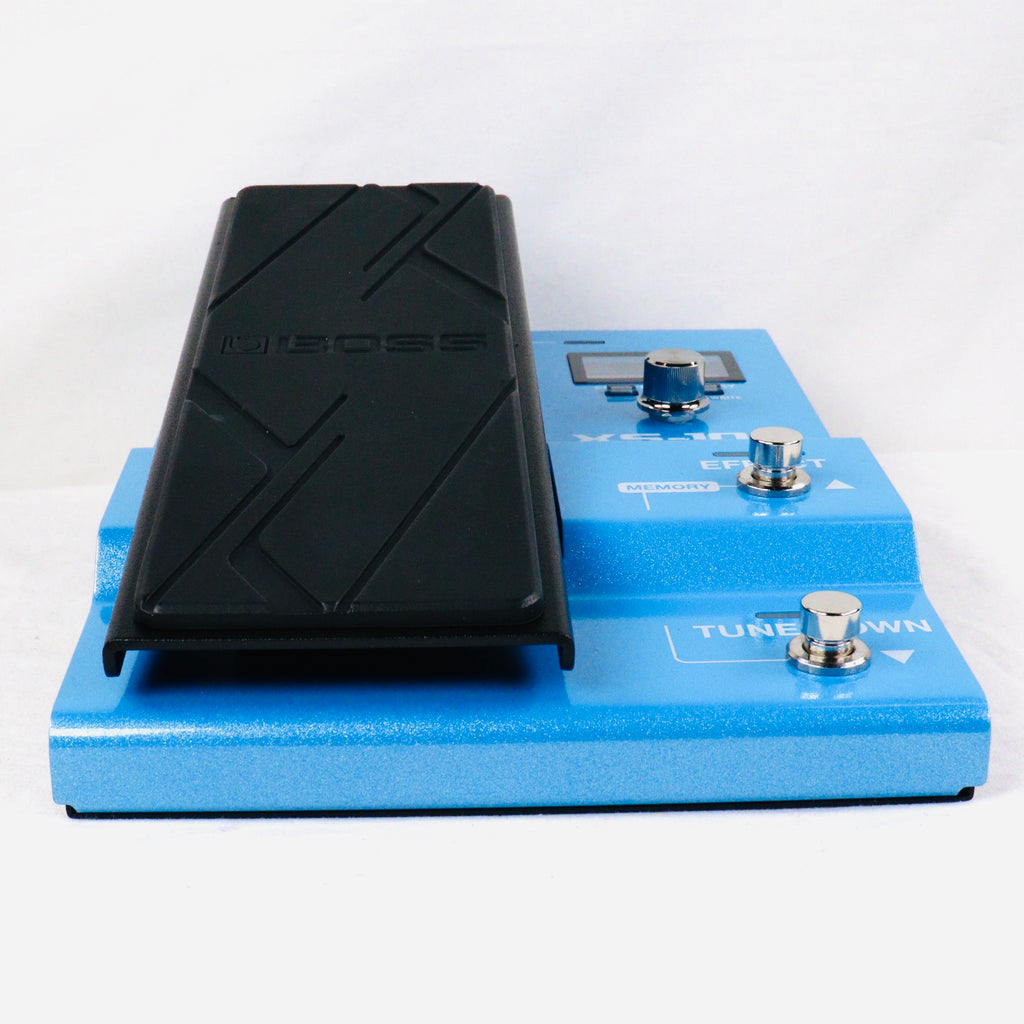 Boss XS-100 Poly Shifter pedal — footswitch detail
