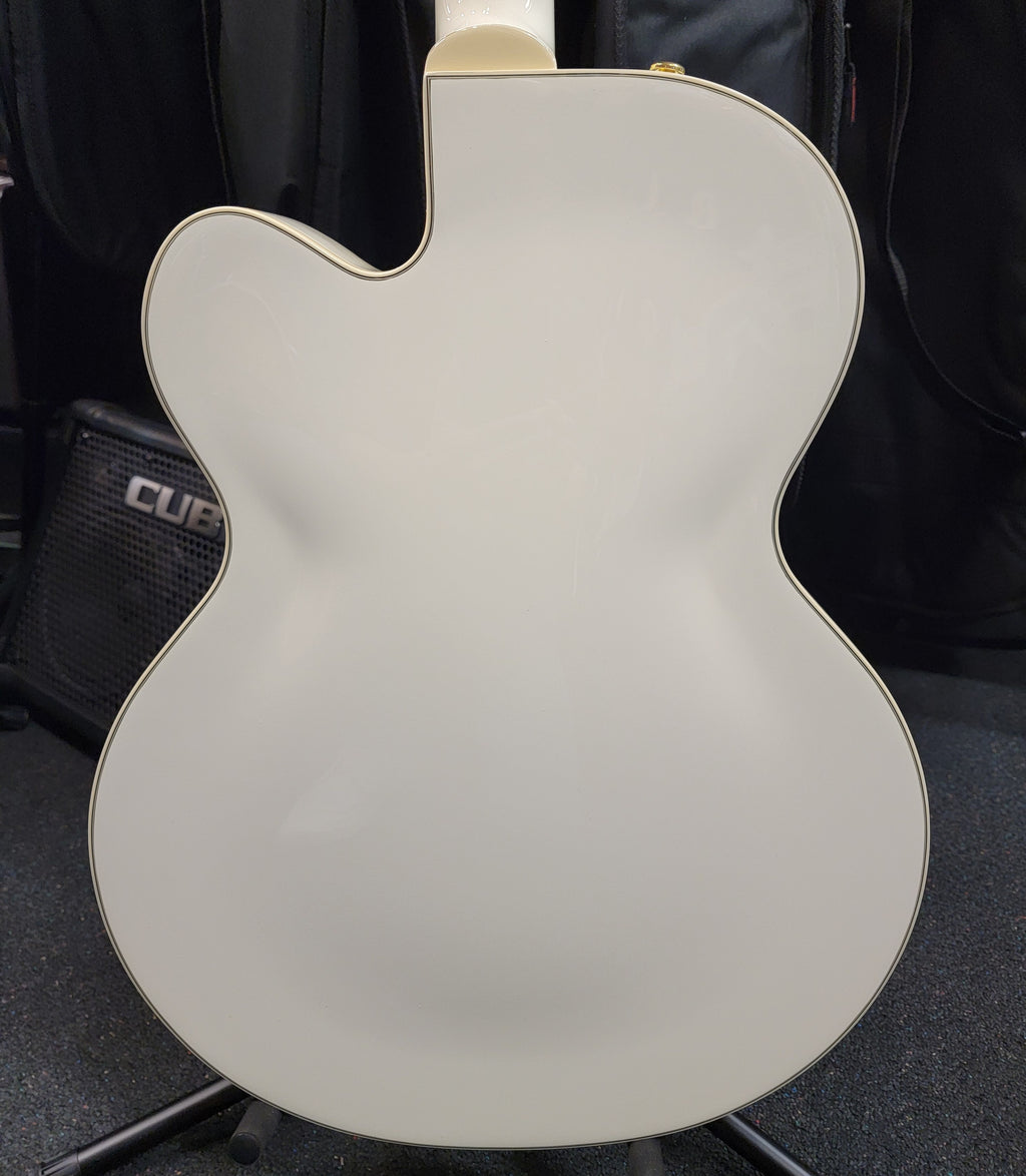 Gretsch G2420TG Streamliner hollow body — gold hardware detail
