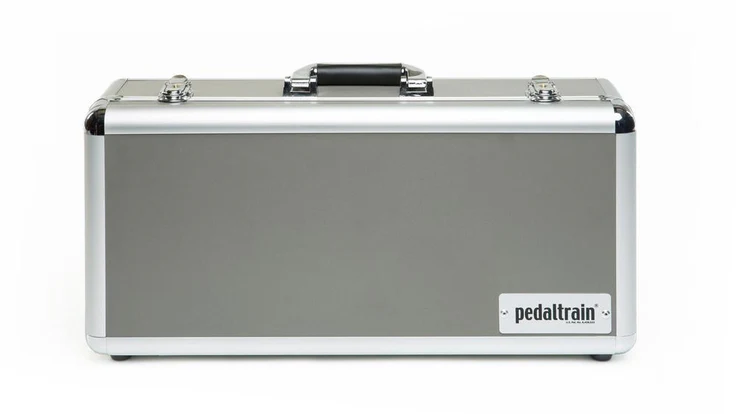 Pedaltrain Metro 20 hard case interior view