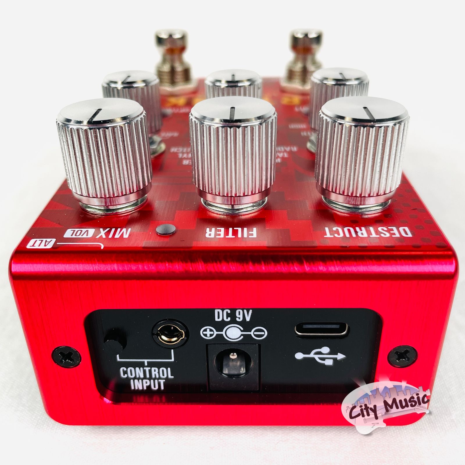 Source Audio Artifakt Lo-fi Elements pedal — controls detail