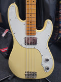 Squier Classic Vibe Telecaster Bass Vintage White — body front