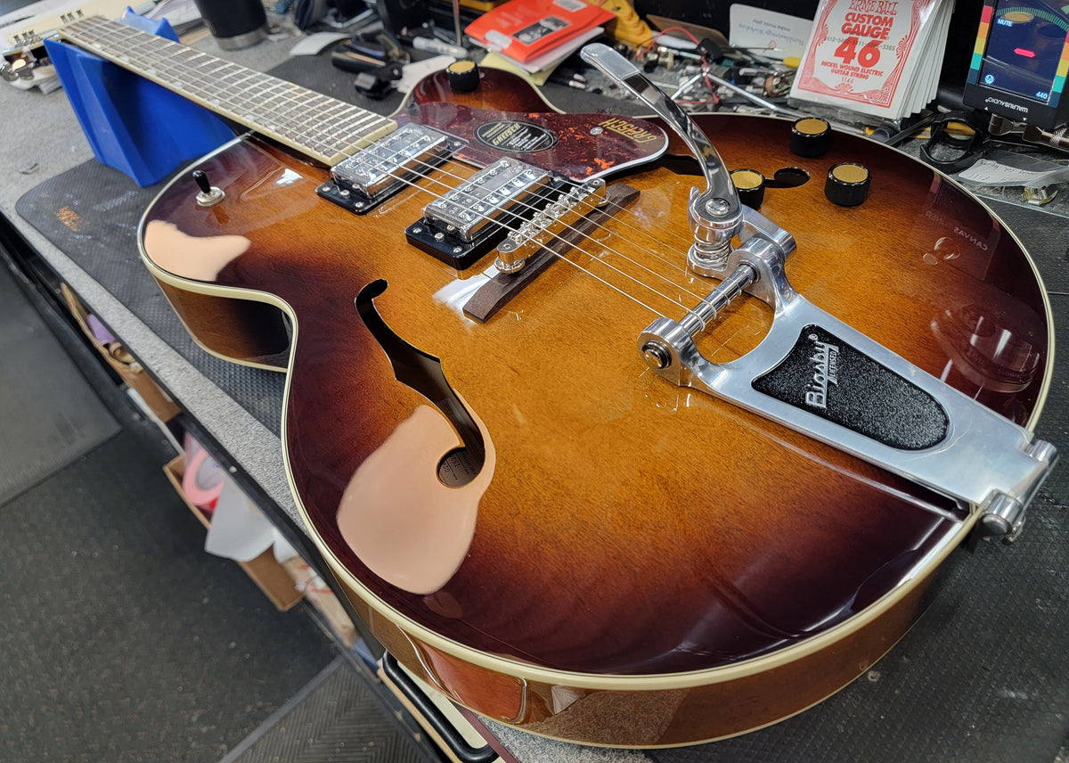 Gretsch G2420T Streamliner hollow body — full body view