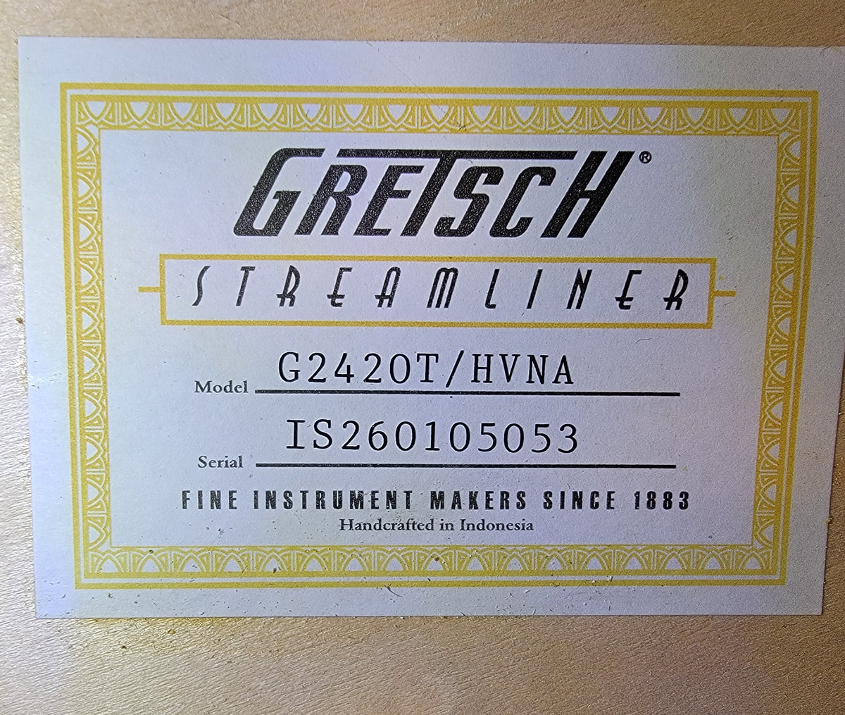 Gretsch G2420T Streamliner hollow body — nut and neck