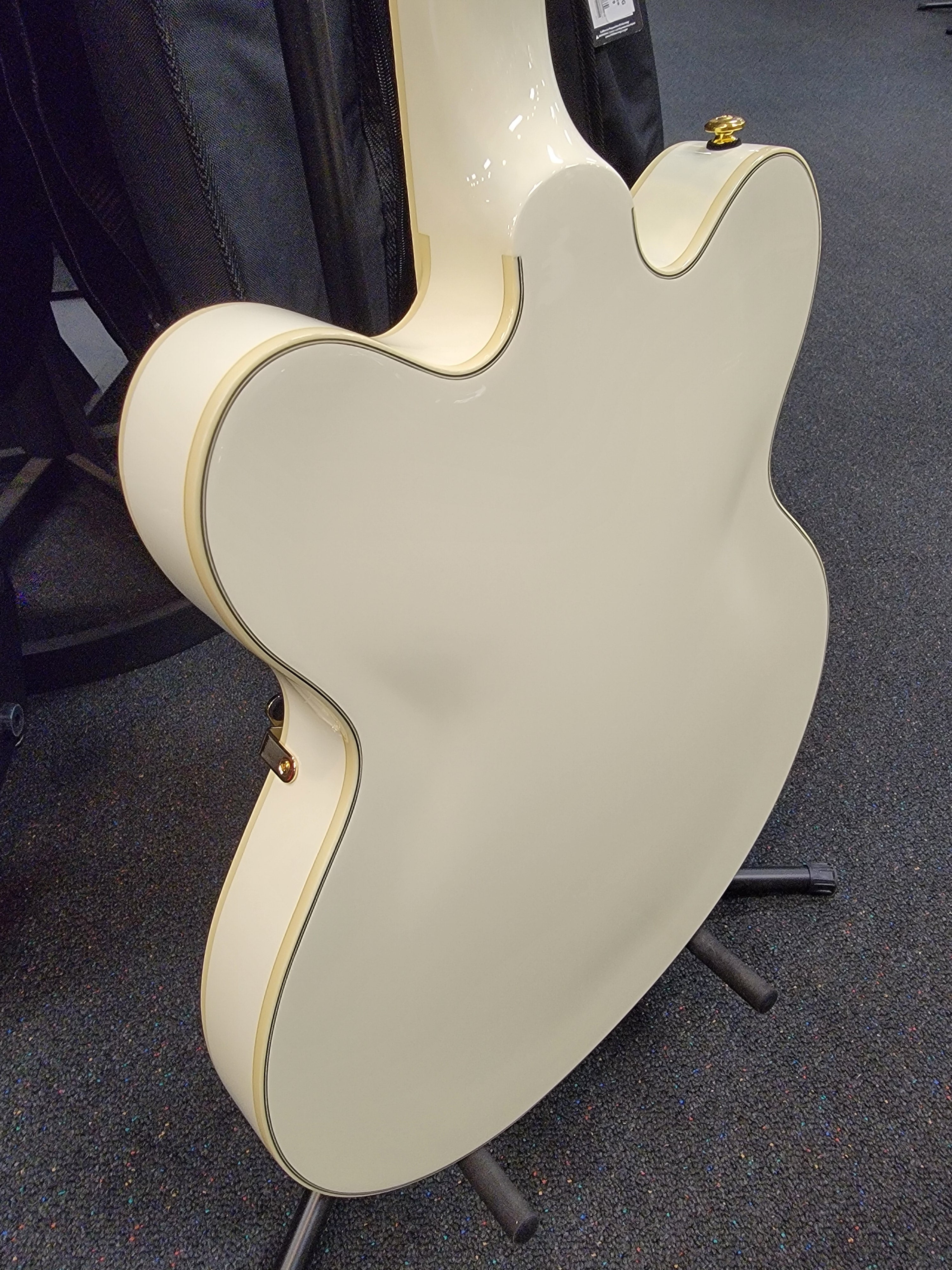 Gretsch G2622TG Streamliner center block — neck joint