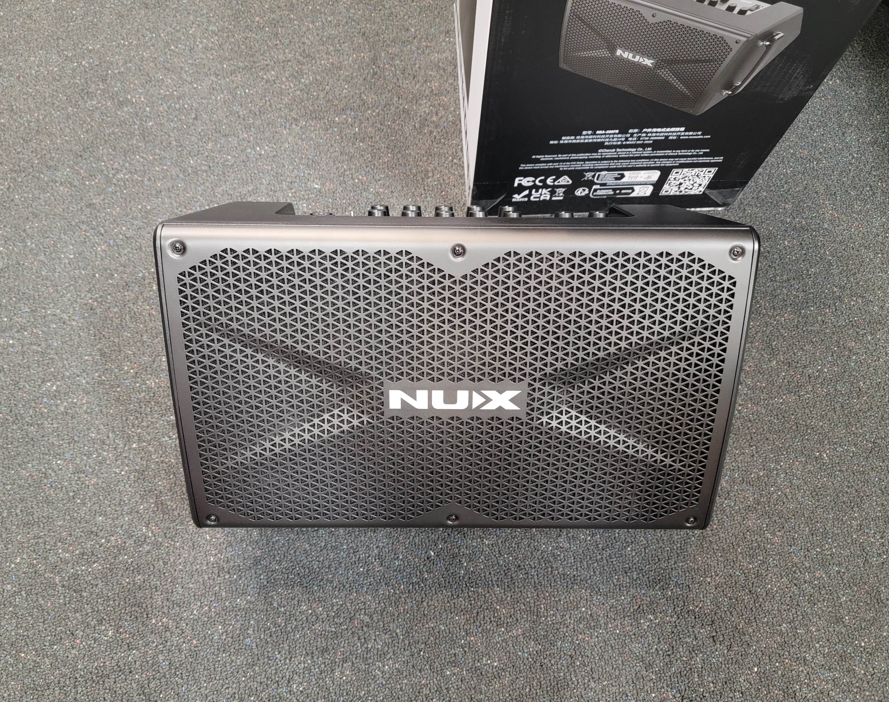 NUX Busking 200FR portable PA speaker — input and output connections