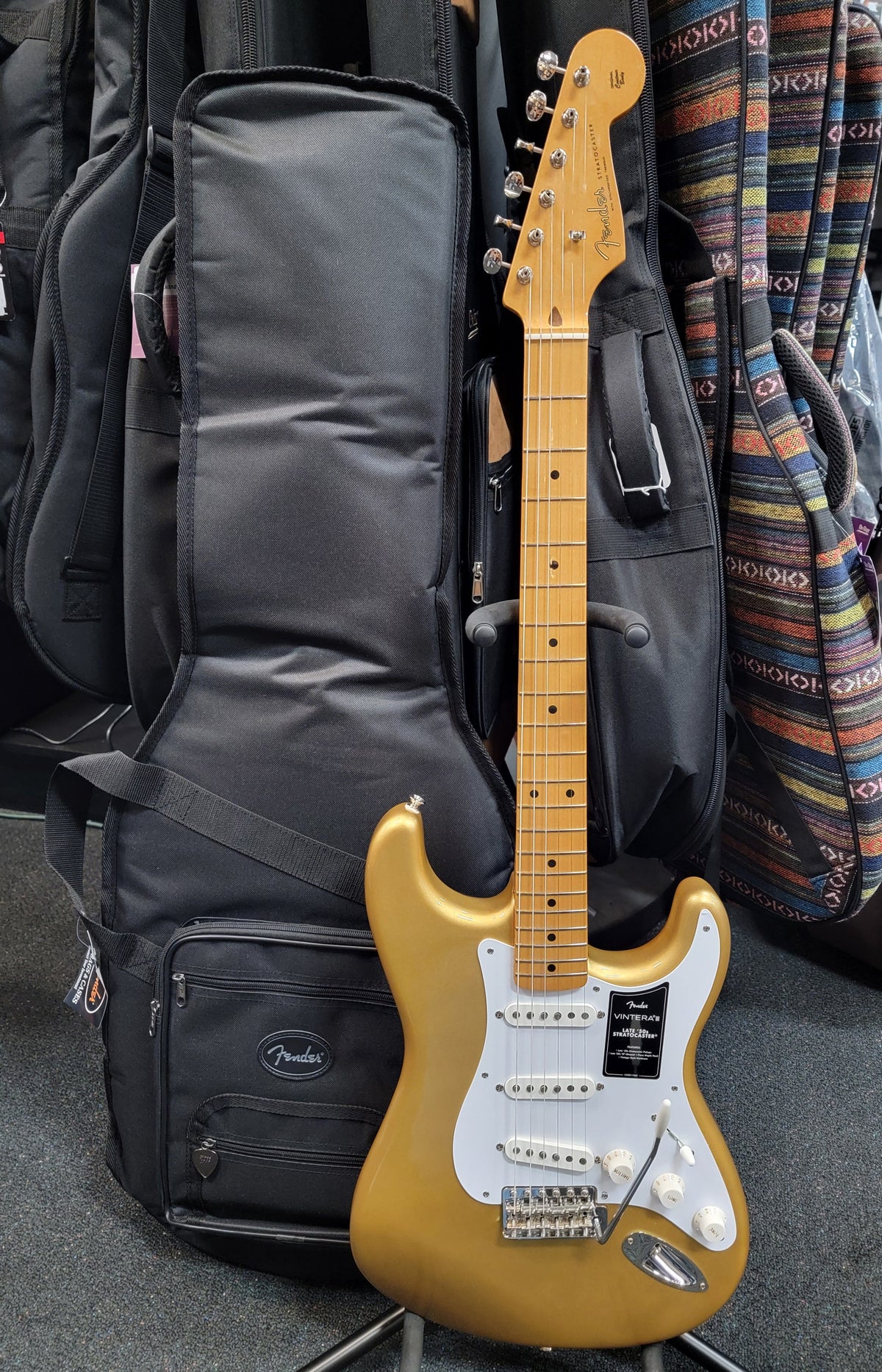 Fender Vintera III Late '50s Stratocaster Aztec Gold — body detail