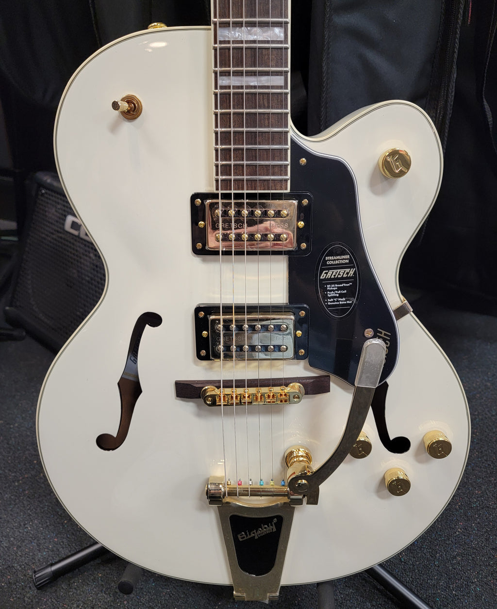 Gretsch G2420TG Streamliner hollow body guitar — Vintage White, front