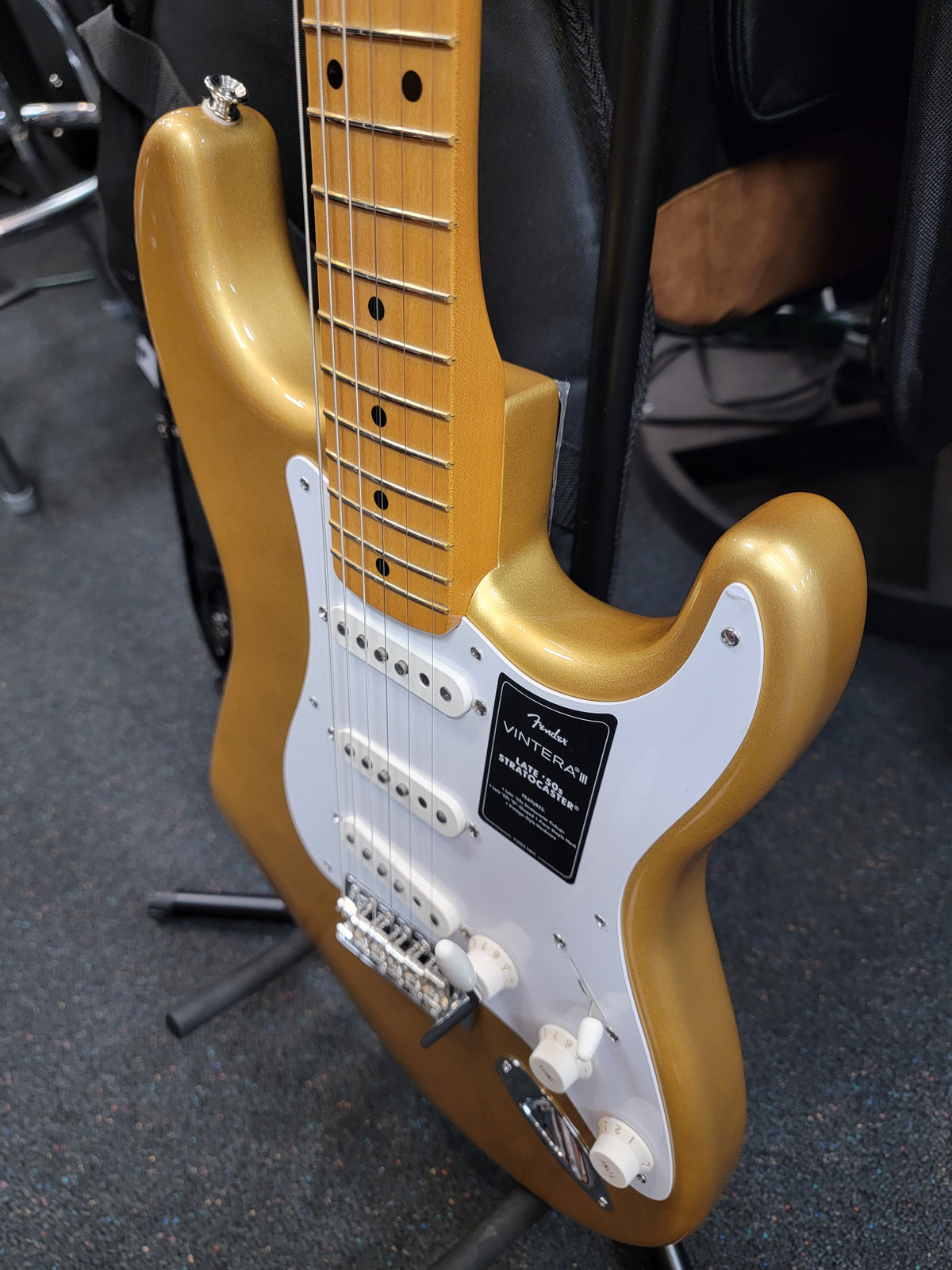 Fender Vintera III Late '50s Stratocaster Aztec Gold — tremolo bridge