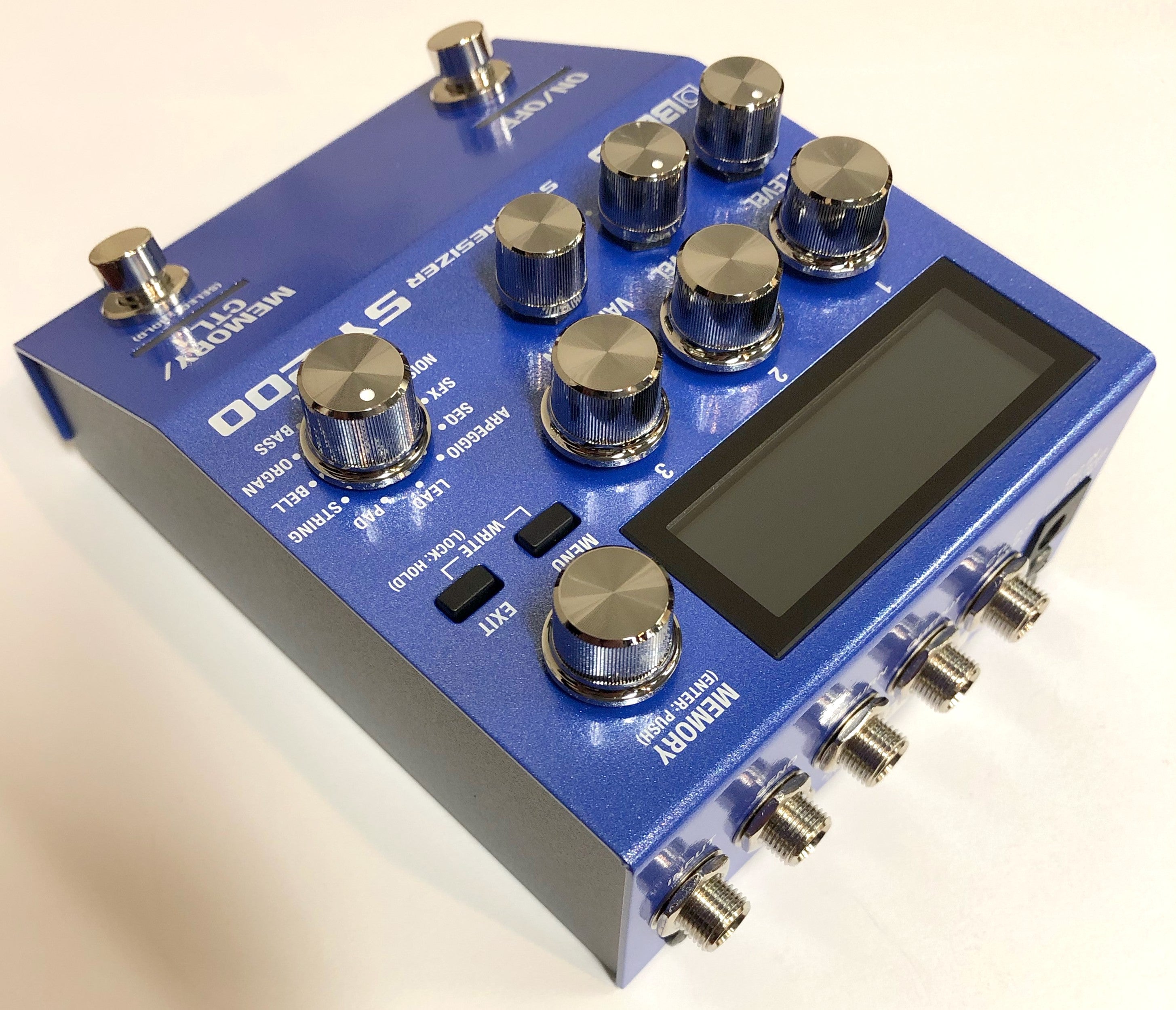Used Boss SY-200 synthesizer pedal side jacks