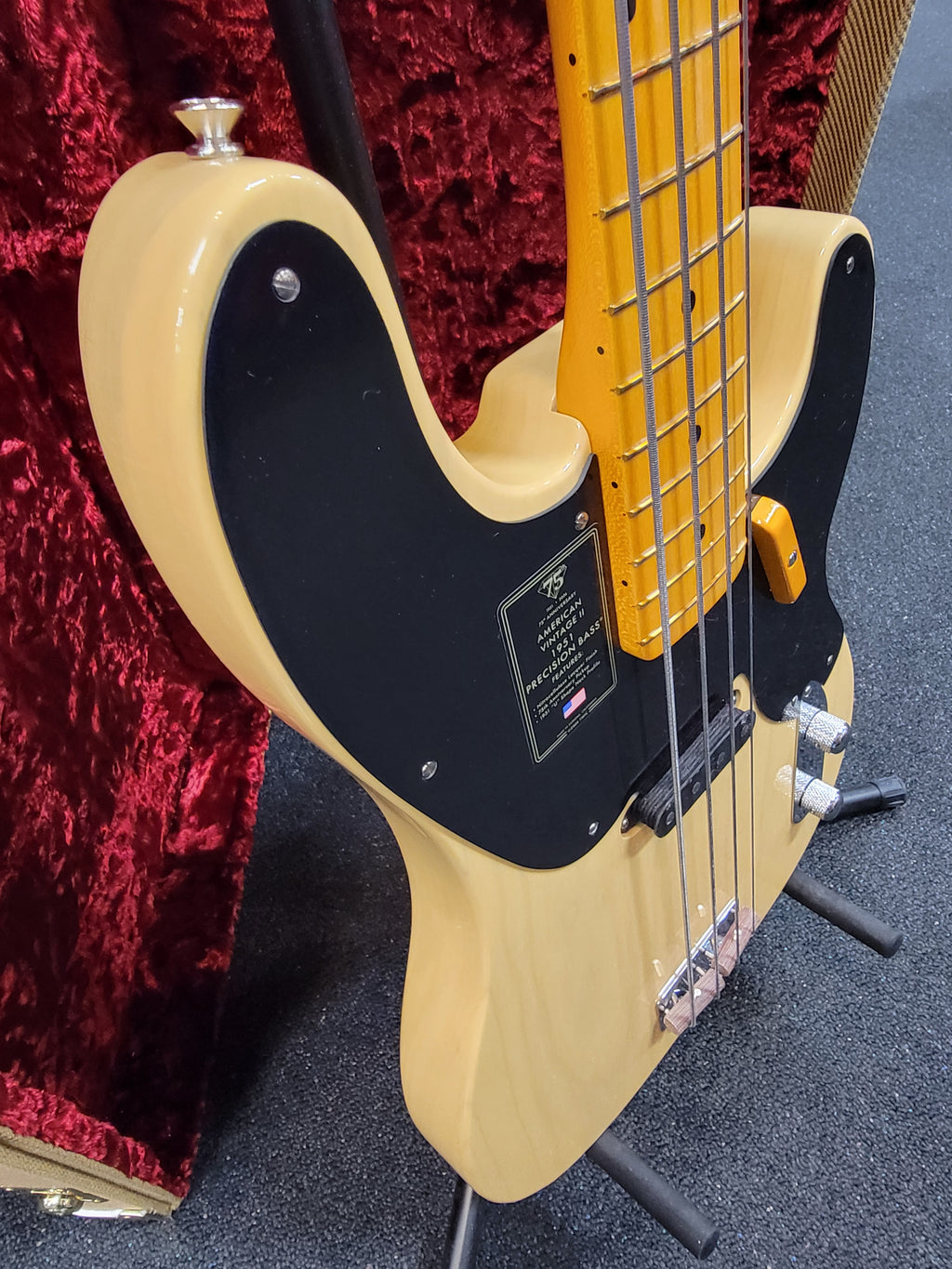 Fender AV II 1951 Precision Bass Butterscotch Blonde — headstock back