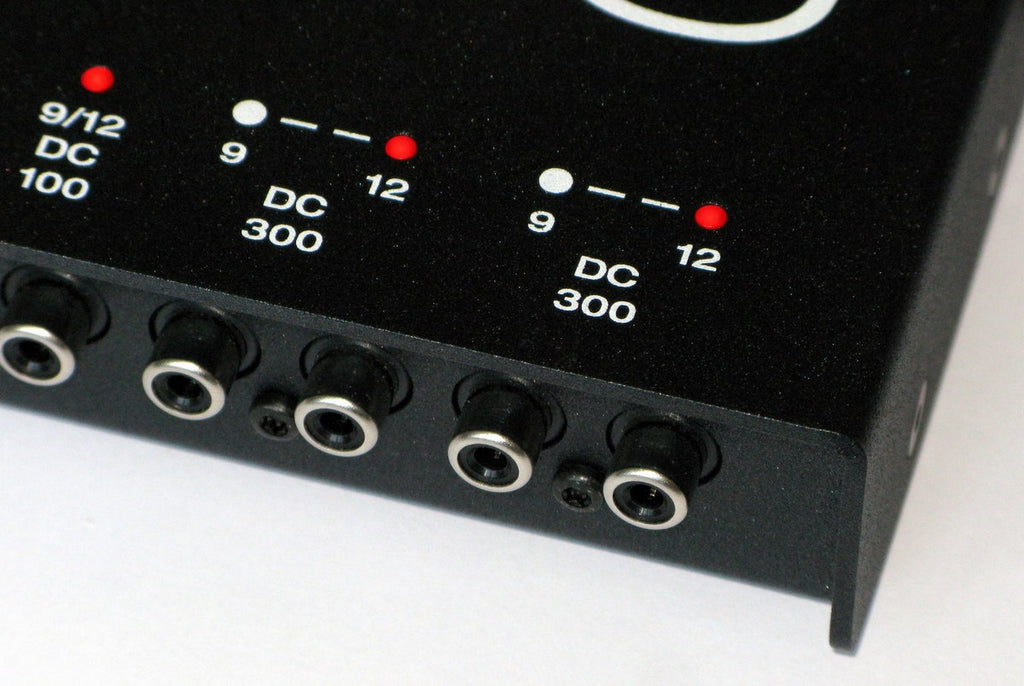 CIOKS DC8 pedal power supply — included Flex cables and accessories