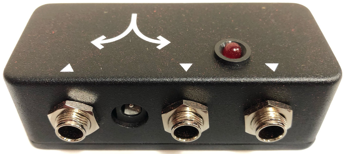 JHS Buffered Splitter pedal — jacks detail