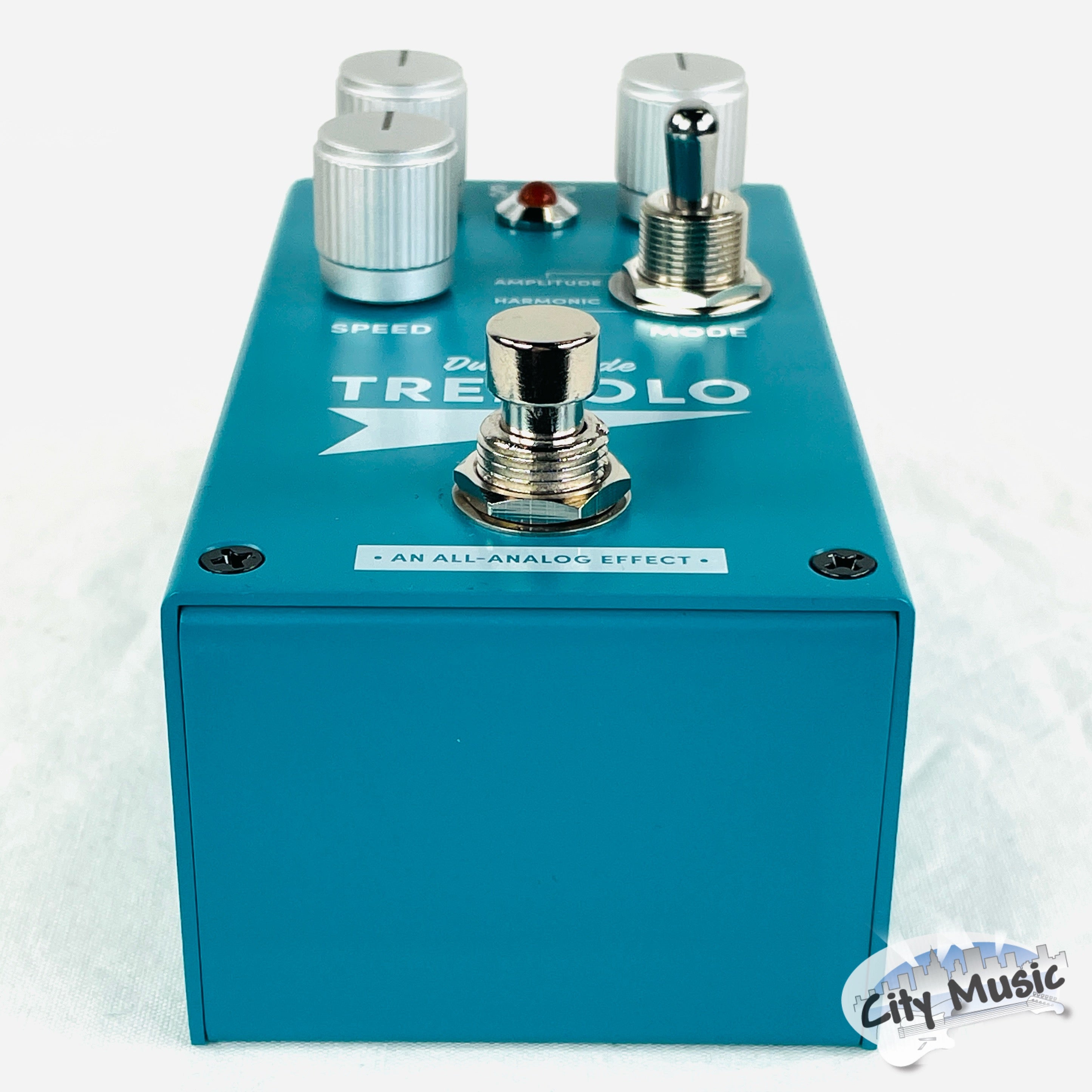 New Supro 1310 Tremolo Guitar Effects Pedal