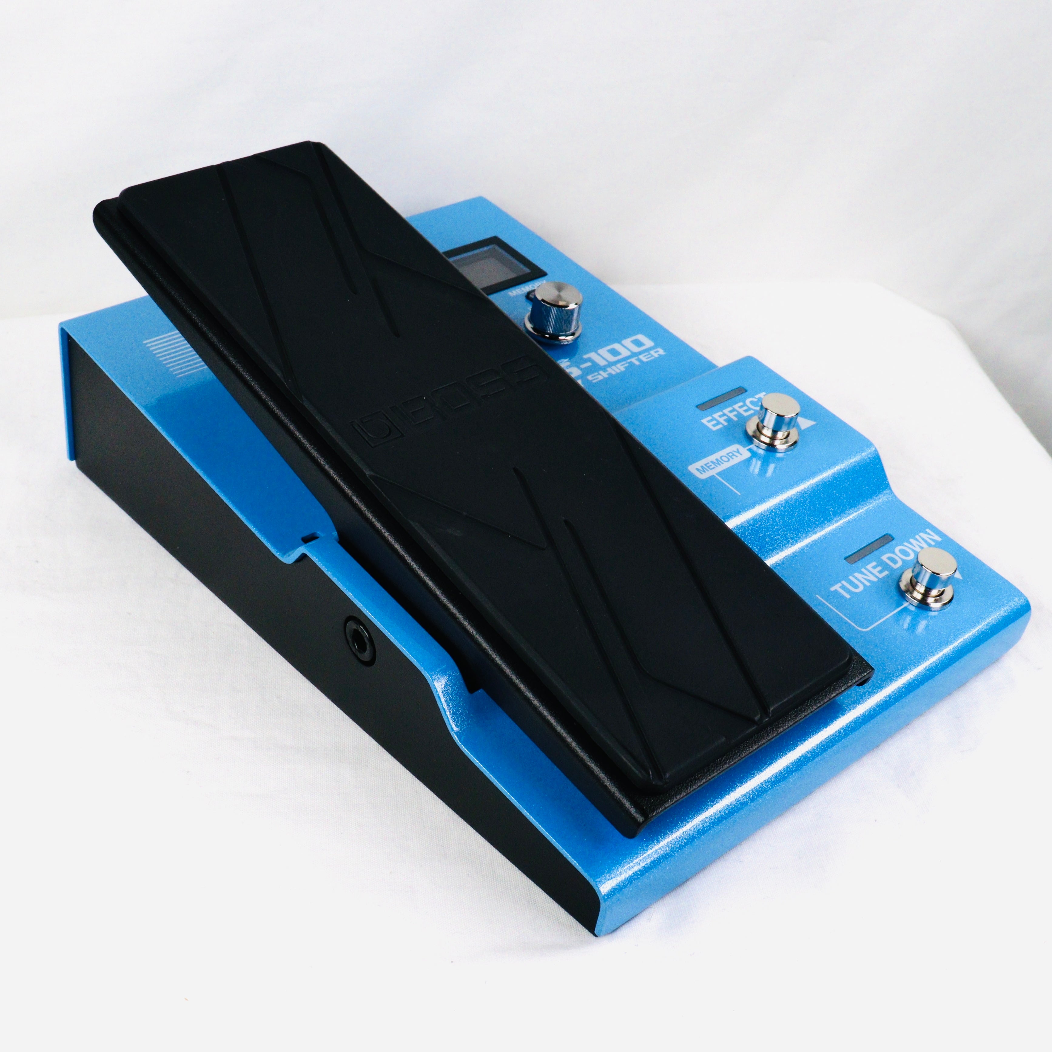 Boss XS-100 Poly Shifter pedal — rear connections