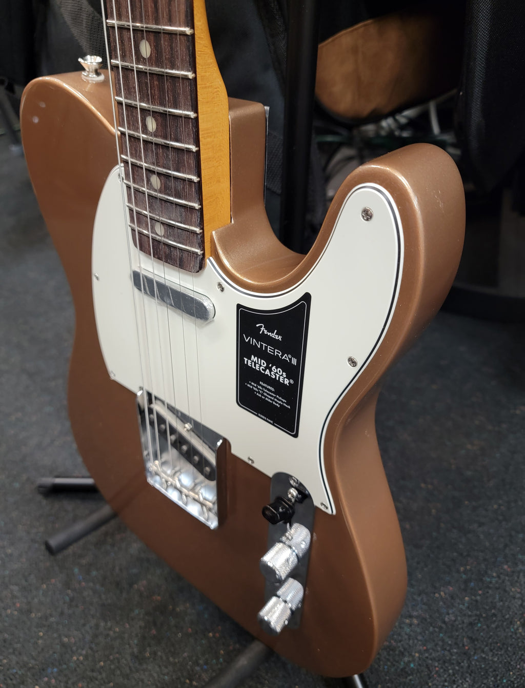 Fender Vintera III Mid '60s Telecaster Firemist Gold — control plate