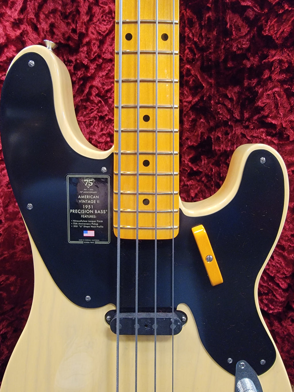 Fender AV II 1951 Precision Bass Butterscotch Blonde — single-coil pickup