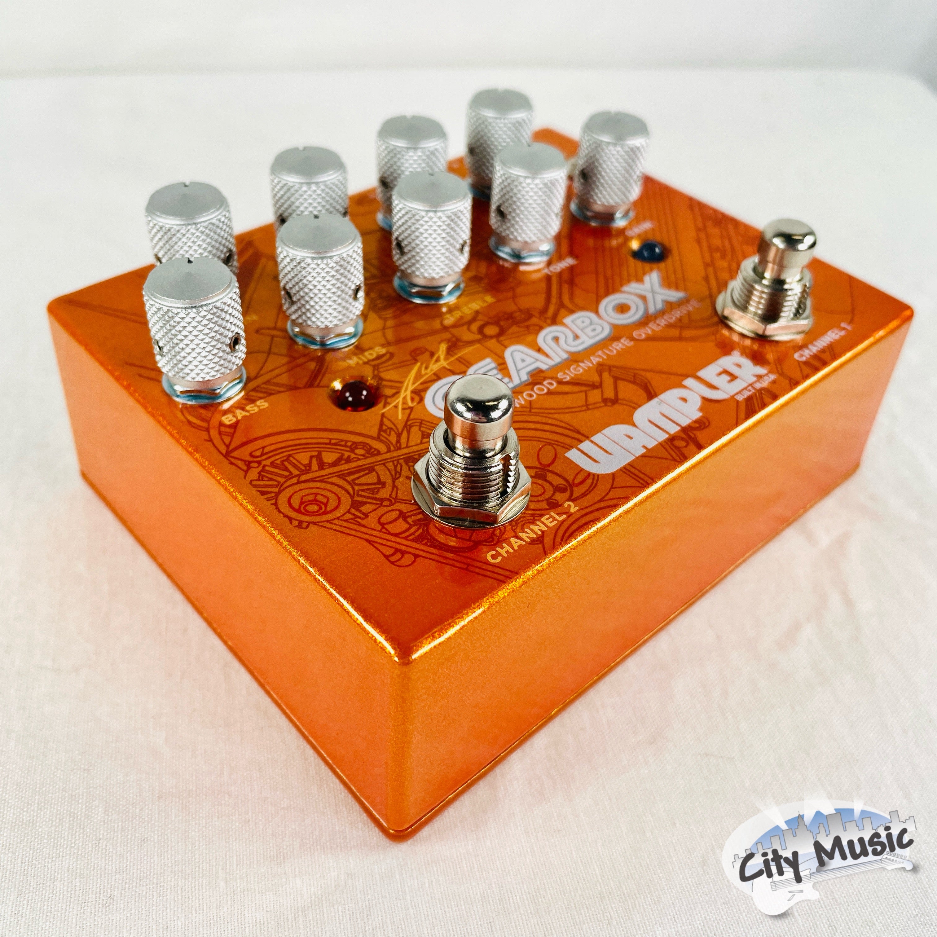 Wampler Gearbox dual overdrive pedal - side view showing I/O jacks