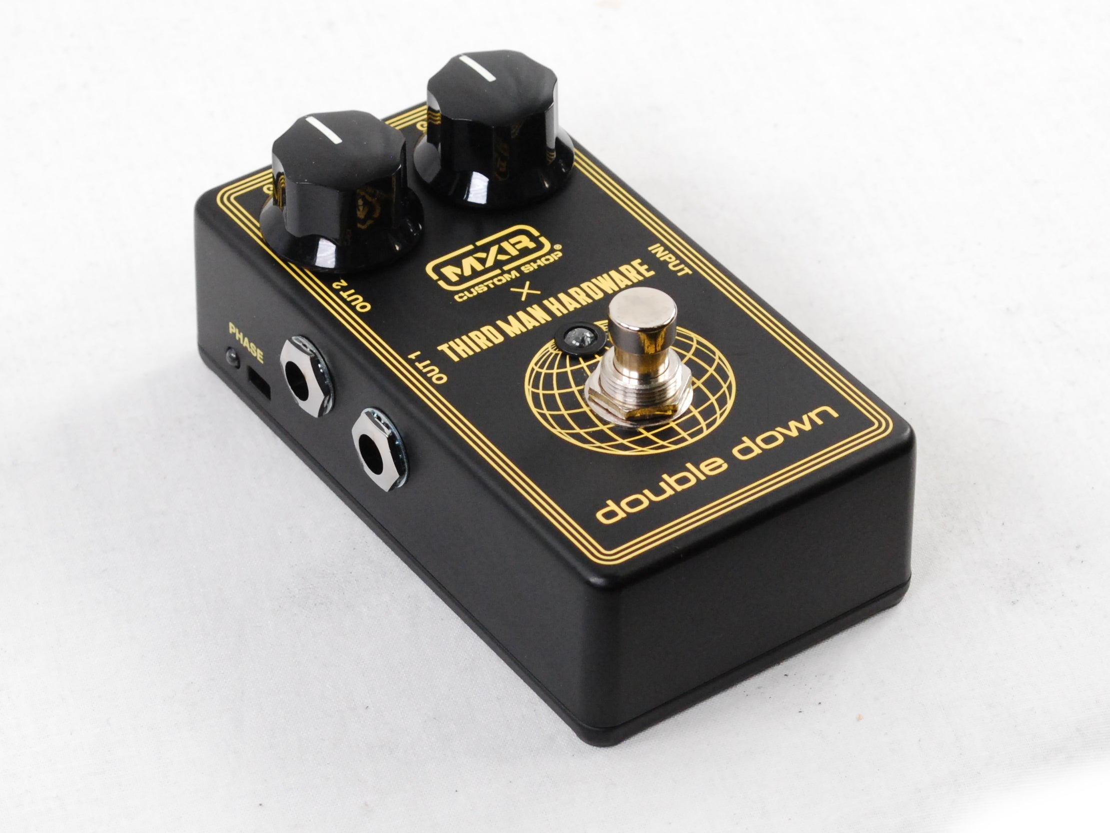 MXR CSP042 Double Down booster pedal — side jacks and phase switch