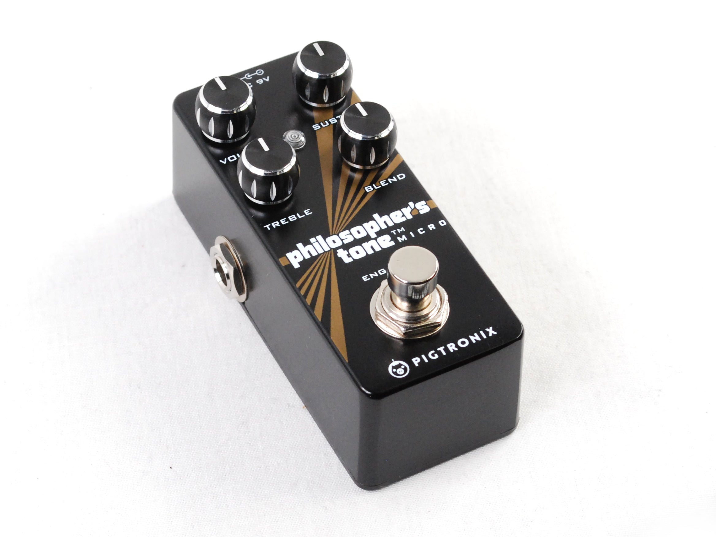 Pigtronix Philosopher's Tone Micro compressor — Engage footswitch detail