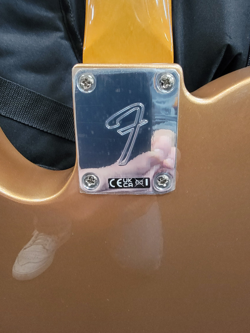 Fender Vintera III Mid '60s Telecaster Firemist Gold — neck plate