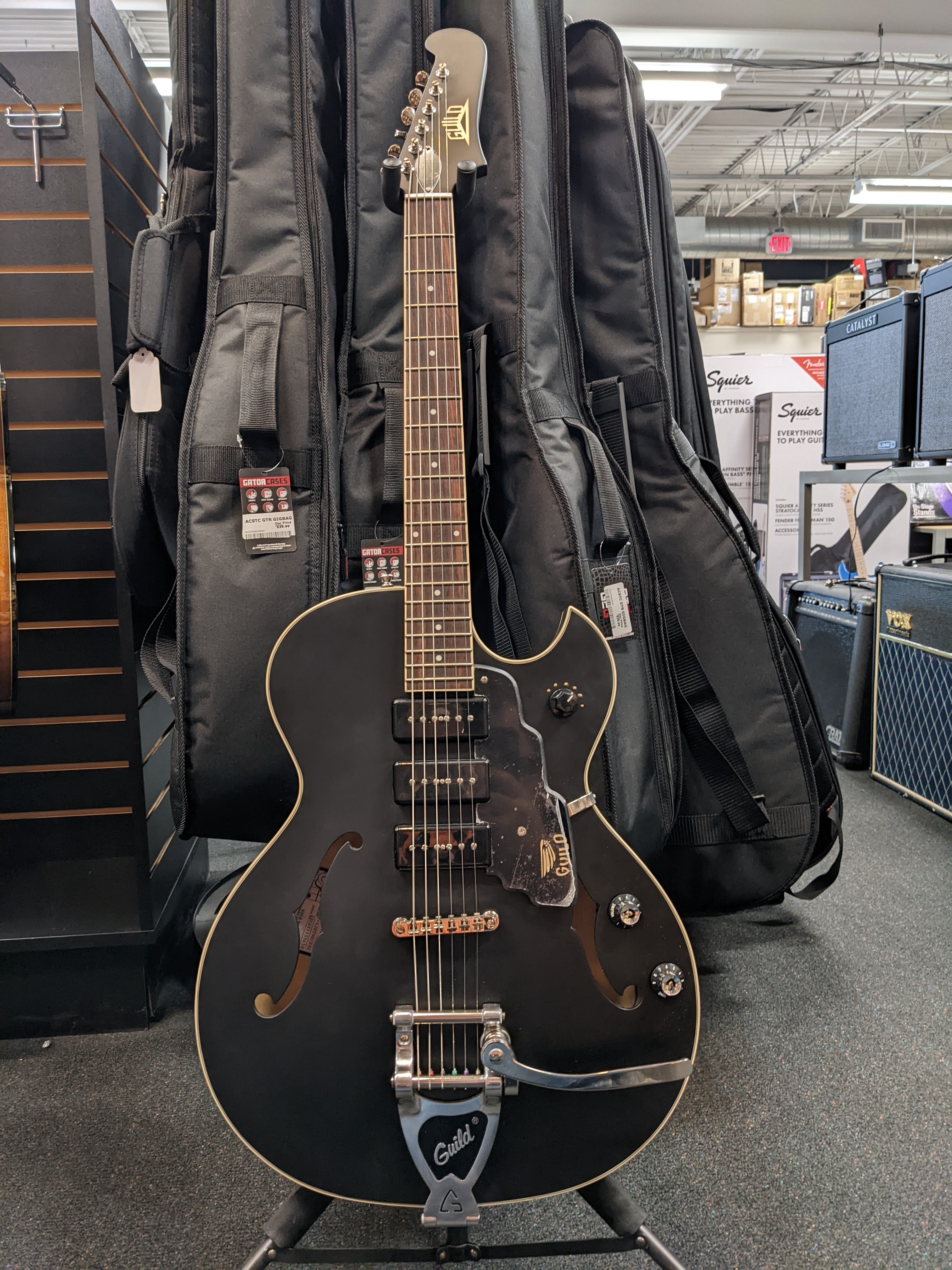 Guild Starfire I Jet90 semi-hollow electric guitar Satin Black front
