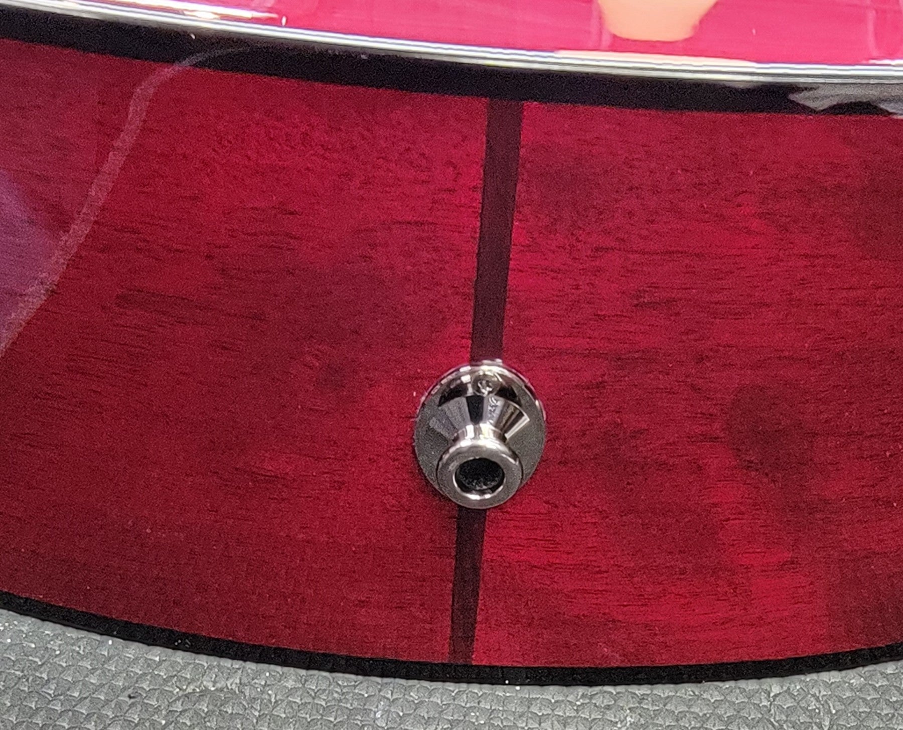 Yamaha FSX800C acoustic-electric guitar - endpin jack detail