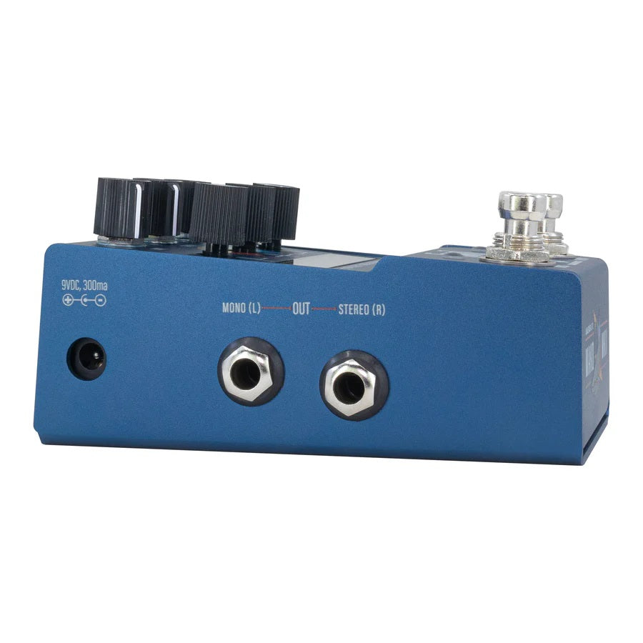 Walrus Audio MAKO M1 MKII — rear panel with stereo I/O and USB-C port
