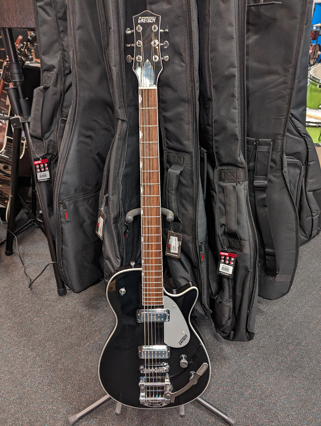 Gretsch G5260T Electromatic Jet Baritone with Bigsby — Black angled view