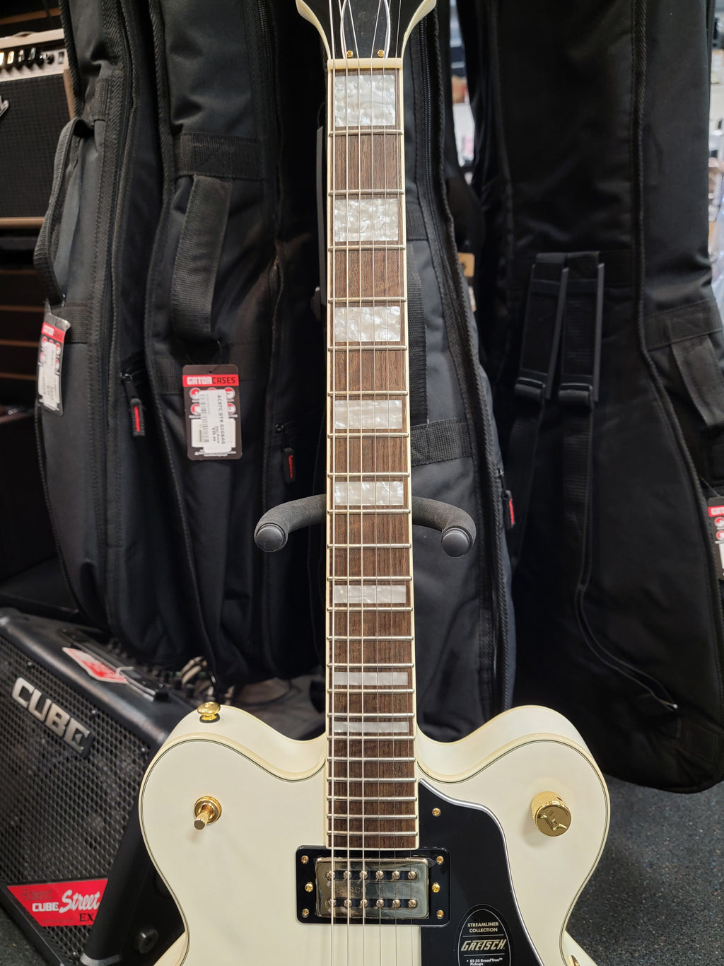 Gretsch G2622TG Streamliner center block — pickups and controls