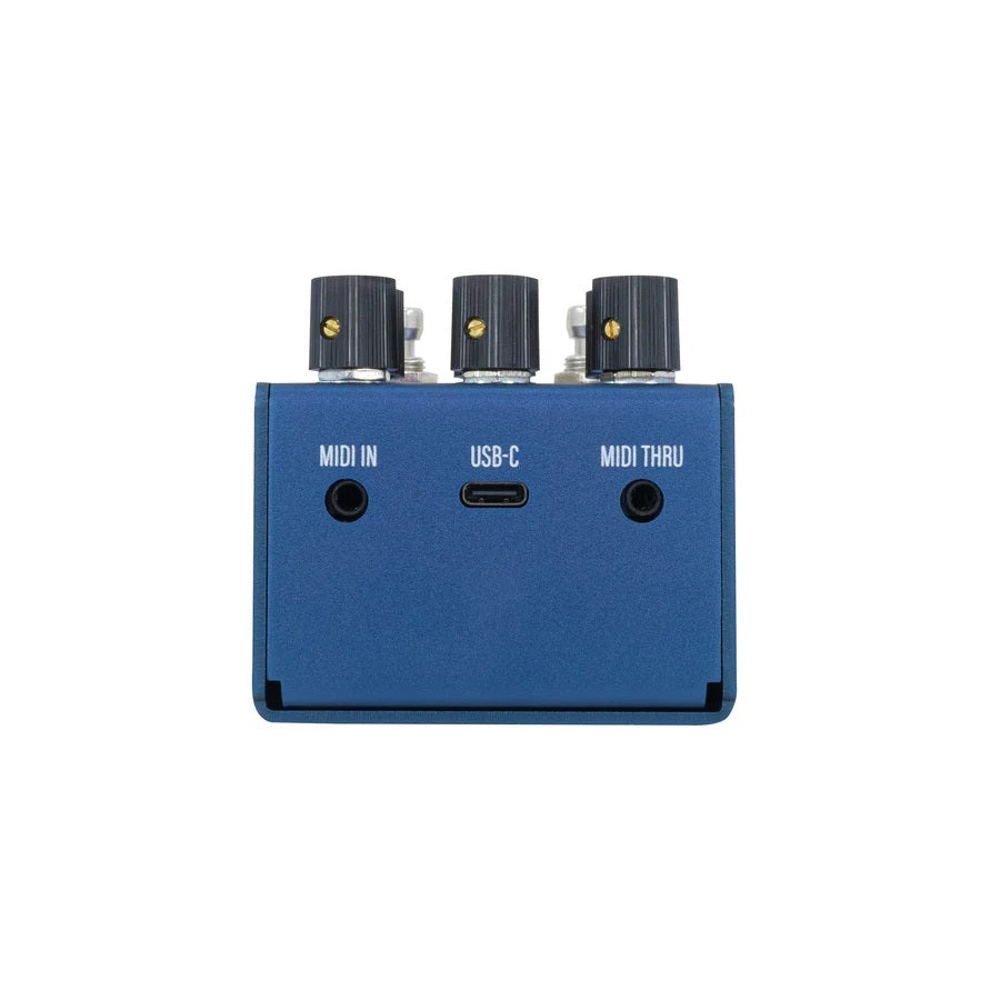 Walrus Audio MAKO M1 MKII — side profile showing 4.9 by 2.52 inch enclosure