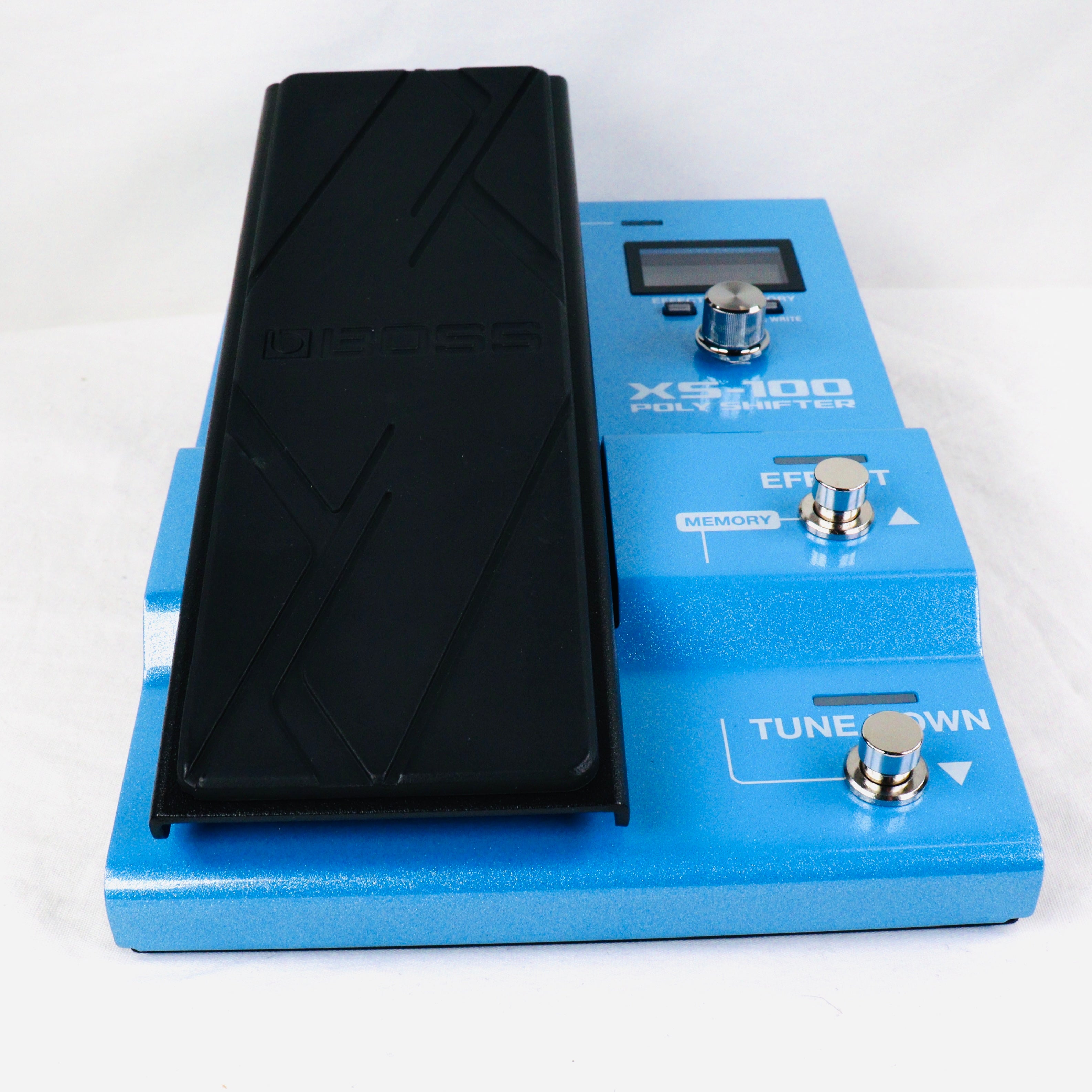 Boss XS-100 Poly Shifter pedal — display detail