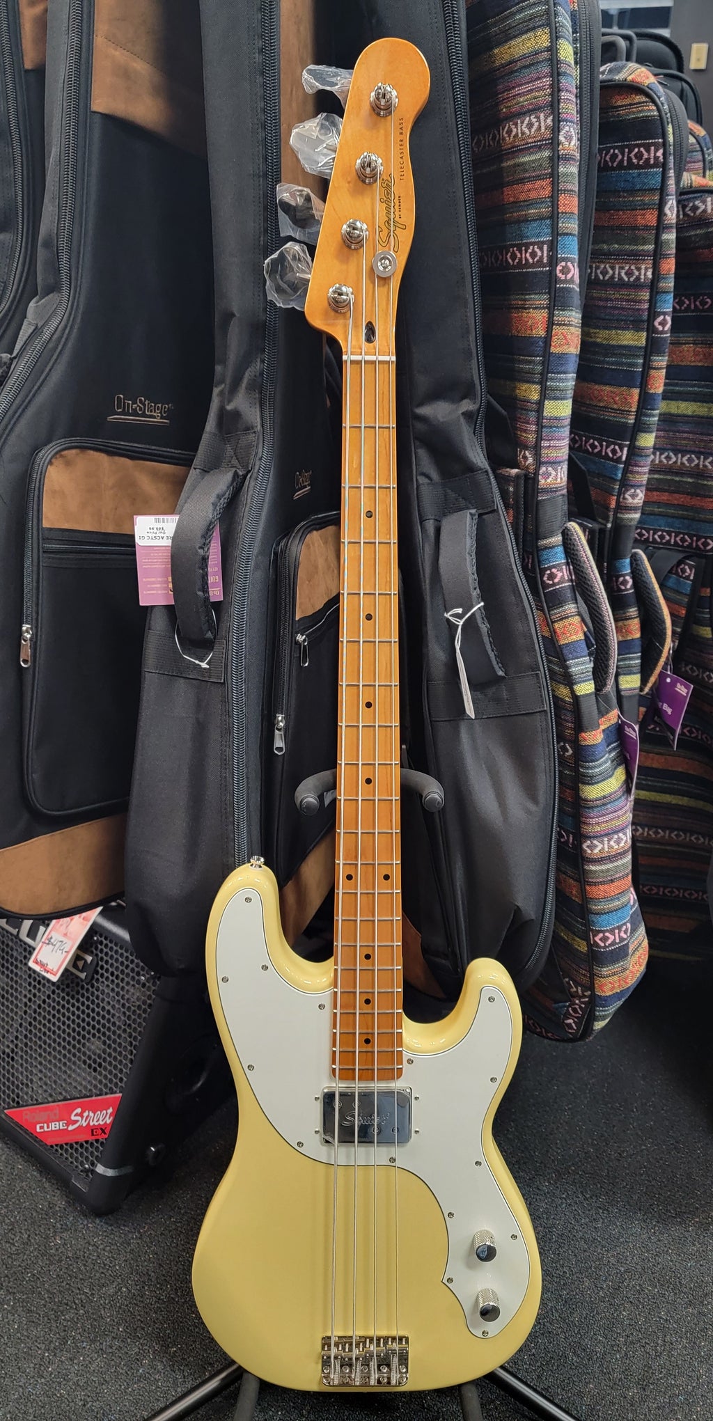 Squier Classic Vibe Telecaster Bass Vintage White — headstock front