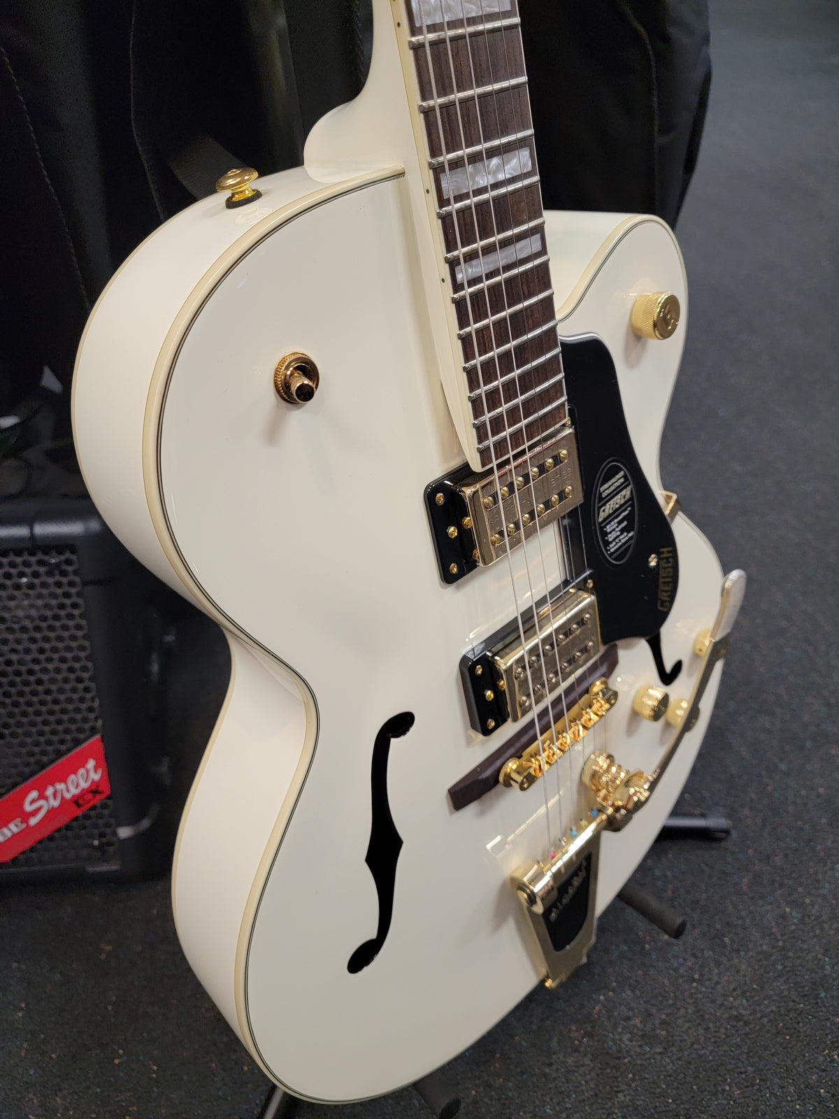 Gretsch G2420TG Streamliner hollow body — fingerboard inlays