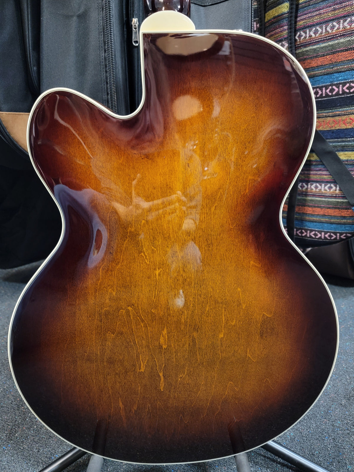 Gretsch G2420T Streamliner hollow body — tortoise pickguard