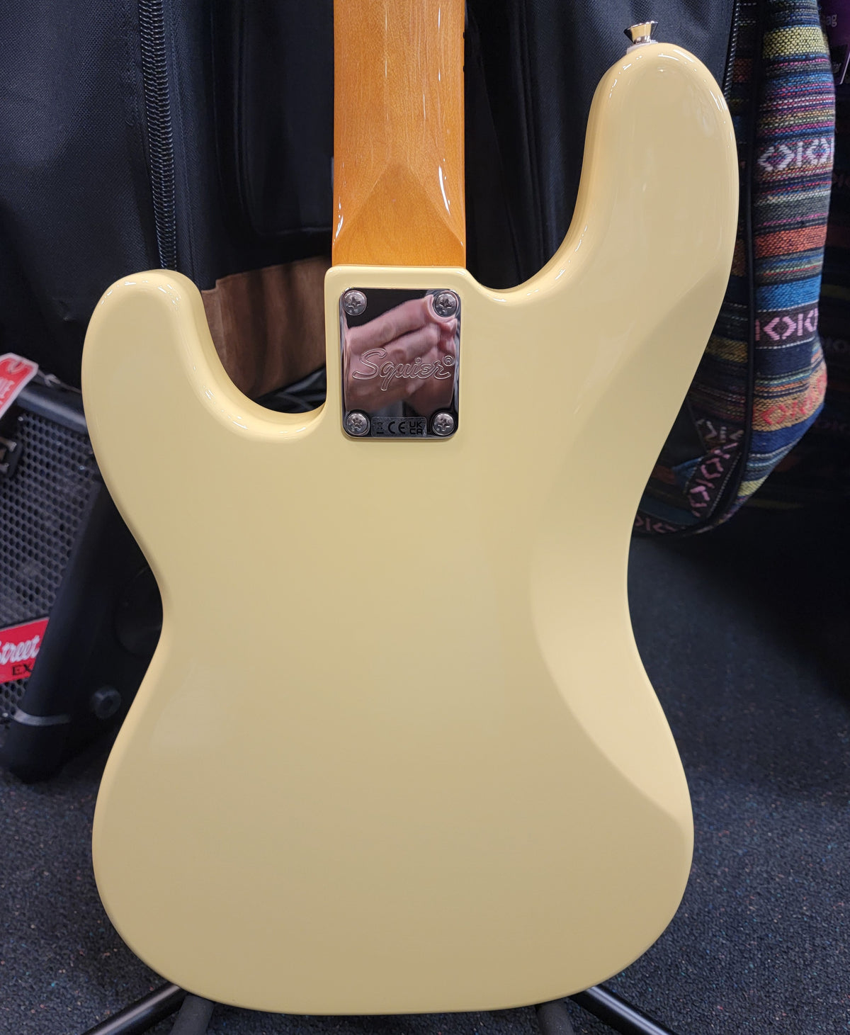 Squier Classic Vibe Telecaster Bass Vintage White — body rear