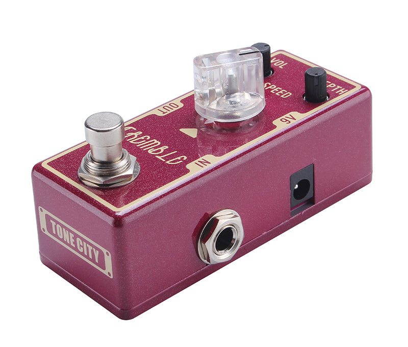 Tone City Tremble tremolo pedal — controls and jacks detail