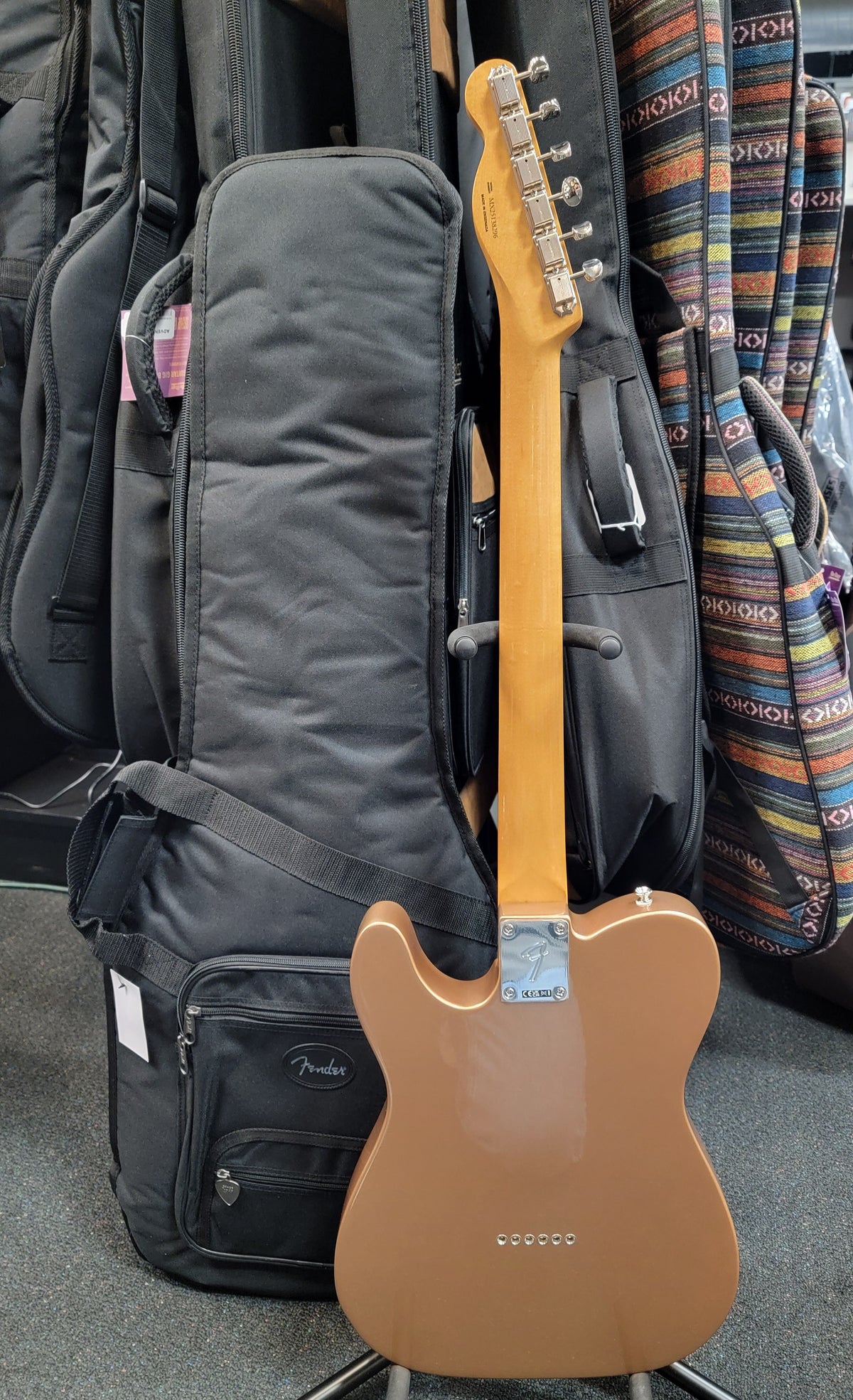 Fender Vintera III Mid '60s Telecaster Firemist Gold — vintage tuners