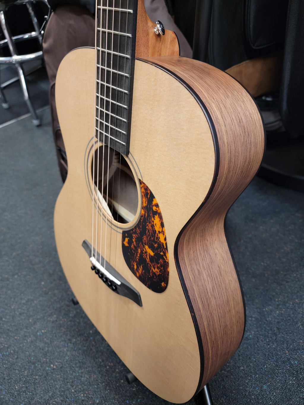 New Furch Blue OM-SWa 2025 Solid Spruce/Solid Walnut, CNR-Active, Dlx Bag, Free Shipping!