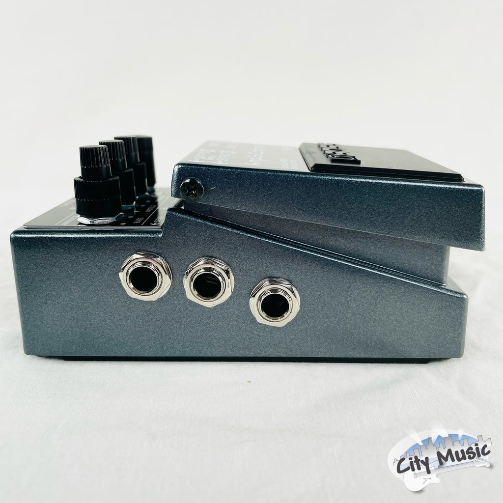 Boss IR-2 Amp & Cabinet pedal — side profile