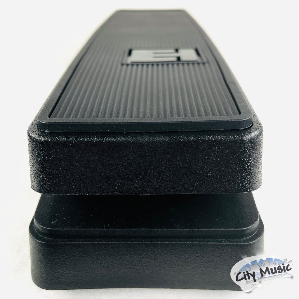 Electro-Harmonix Dual Expression Pedal — bottom view