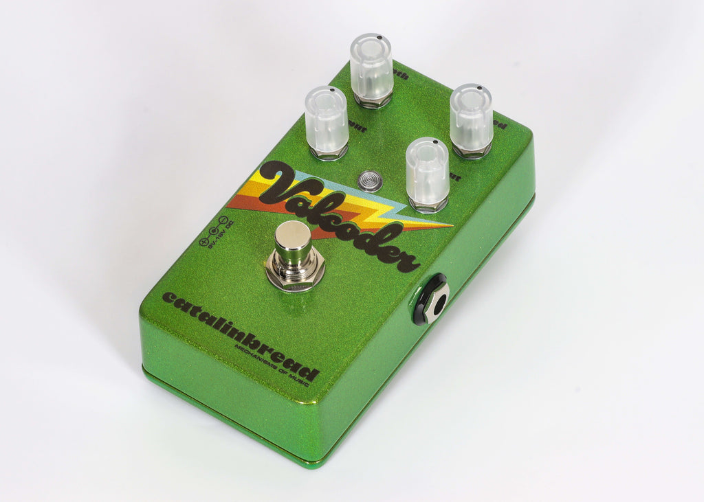 Catalinbread Valcoder tremolo pedal - top knobs detail