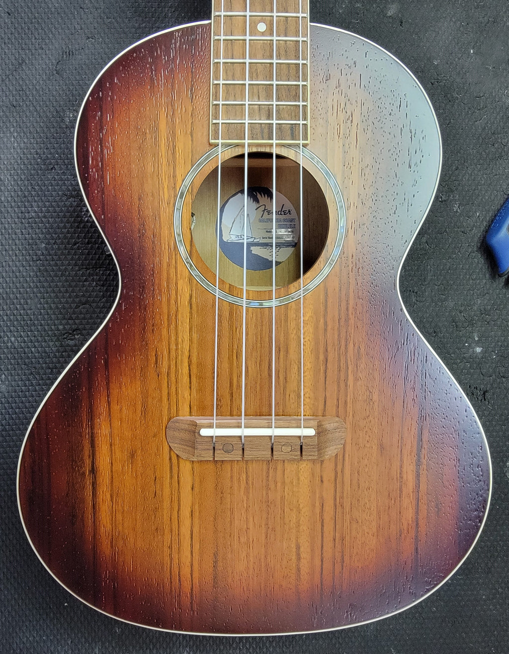 Fender Rincon Tenor Ukulele — Aged Cognac Burst fingerboard