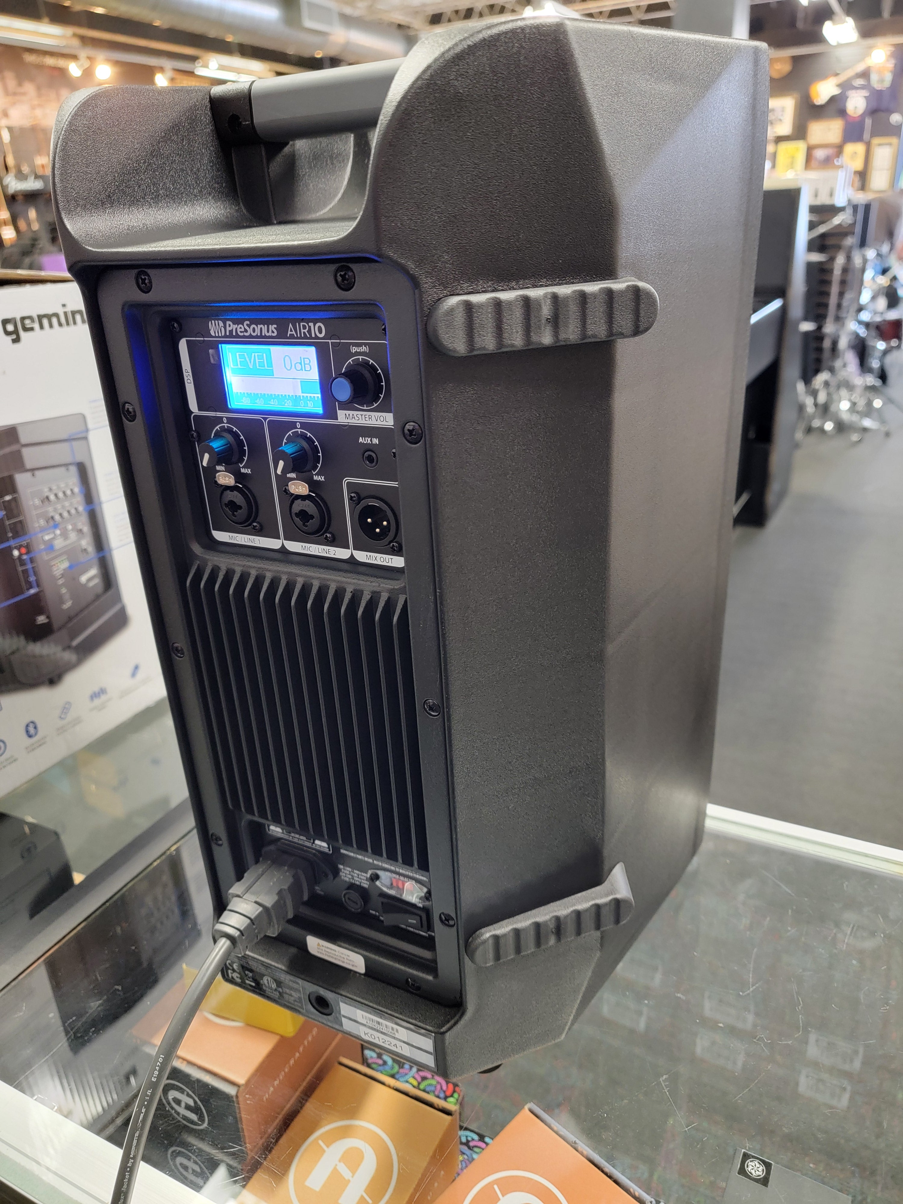 PreSonus AIR10 powered speaker, pole socket detail