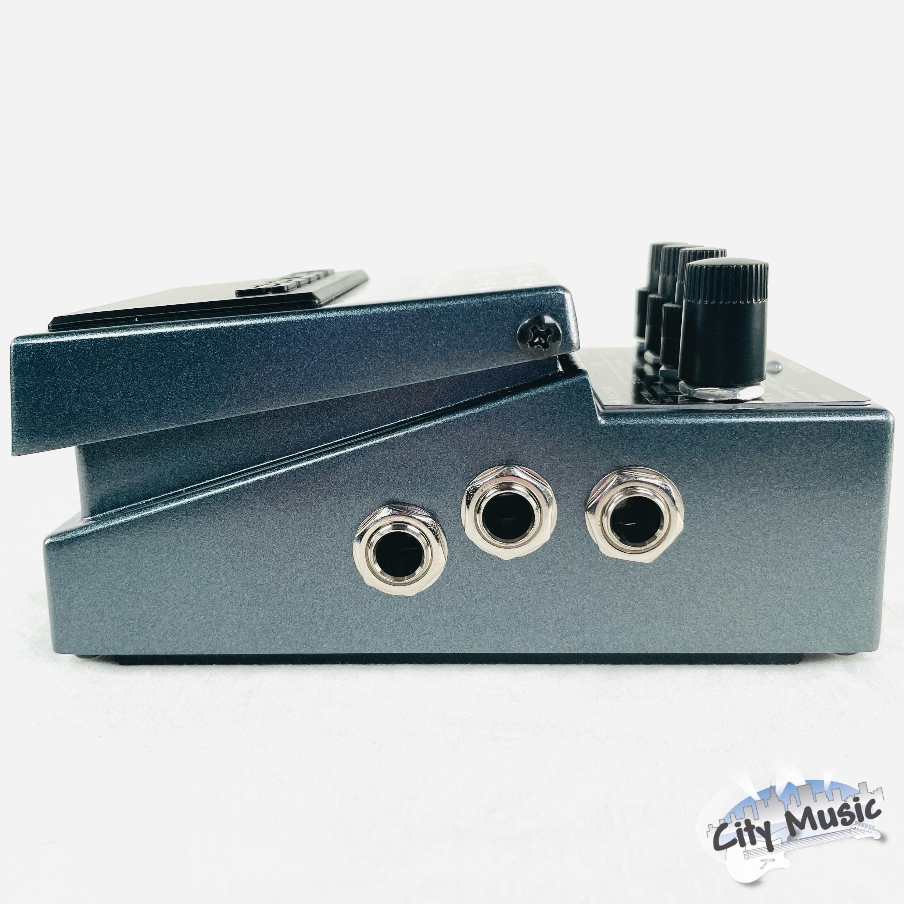 Boss IR-2 Amp & Cabinet pedal — rotary amp selector