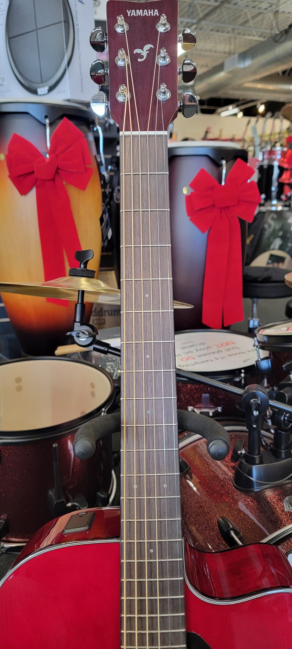 Yamaha FSX800C acoustic-electric guitar - bridge and saddle detail
